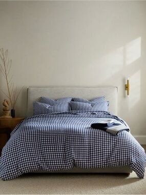 European Linen Navy Gingham Twin Duvet Set - Retail $154